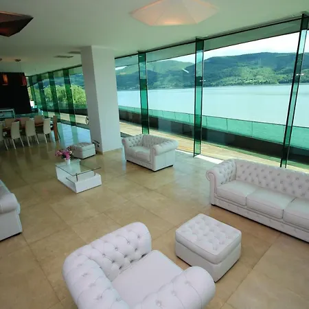 Villa Daphna